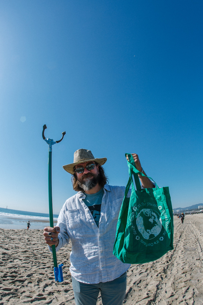 Poguelandia beach cleanup