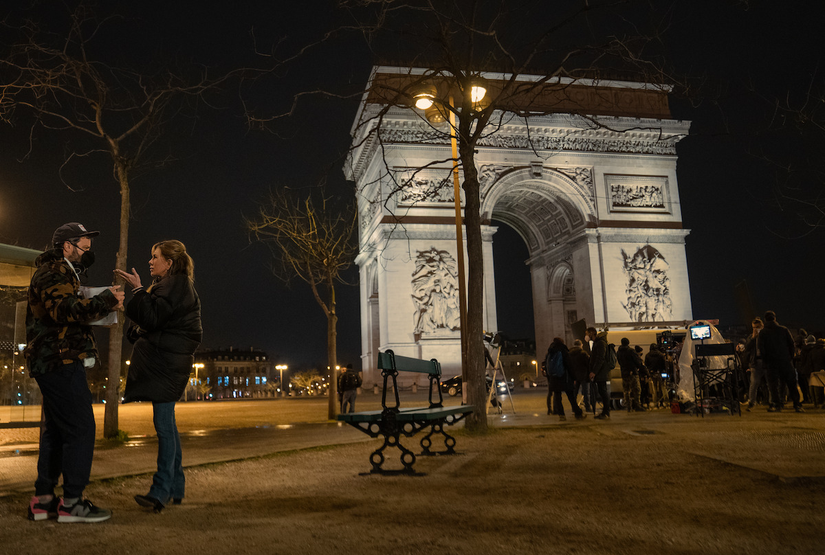 Jennifer Aniston films at the Arc de Triomphe.