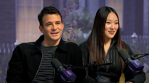 Yerin Ha e Luke Thompson - Resumo de Bridgerton