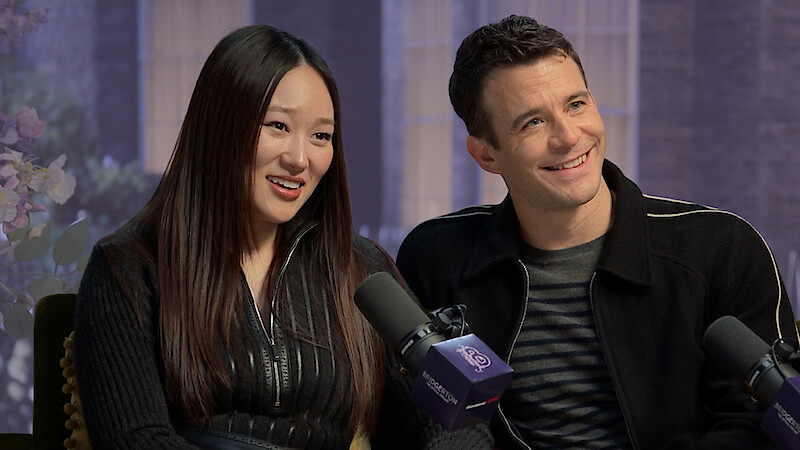Recorte de ‘Bridgerton: O Podcast Oficial’: Luke Thompson e Yerin Ha parte 2