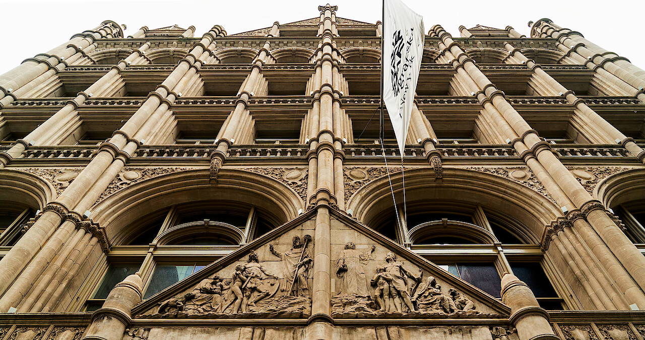 Re-creating 281 Park Avenue Required the ‘Inventing Anna’ Team to ‘Cheat’